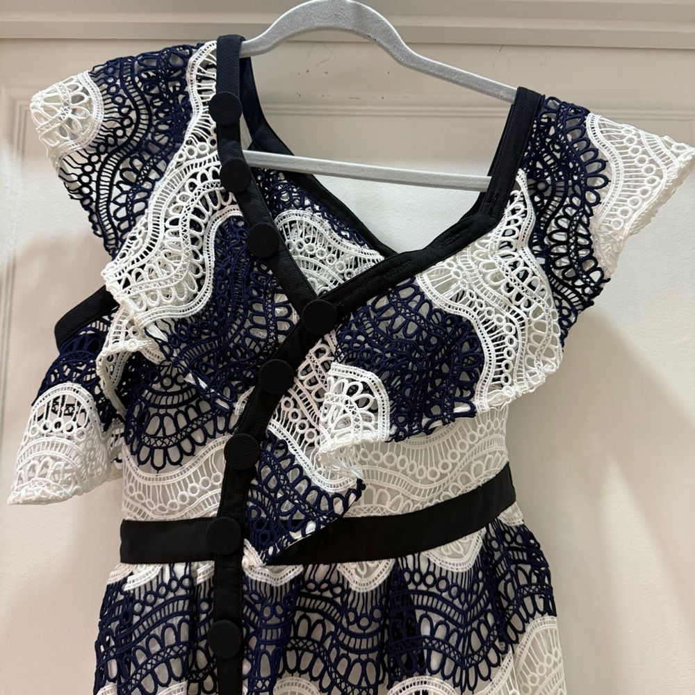 Elegant Black and White Lace Dress - Picture 5 of 5